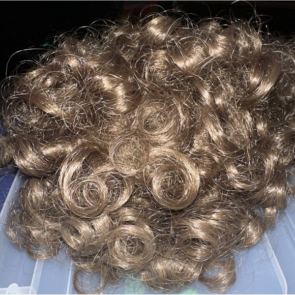 Playhouse Brown Long Curly Doll Wig Size 12-13  Made In Japan Of Synthetic Fiber - Picture 3 of 4